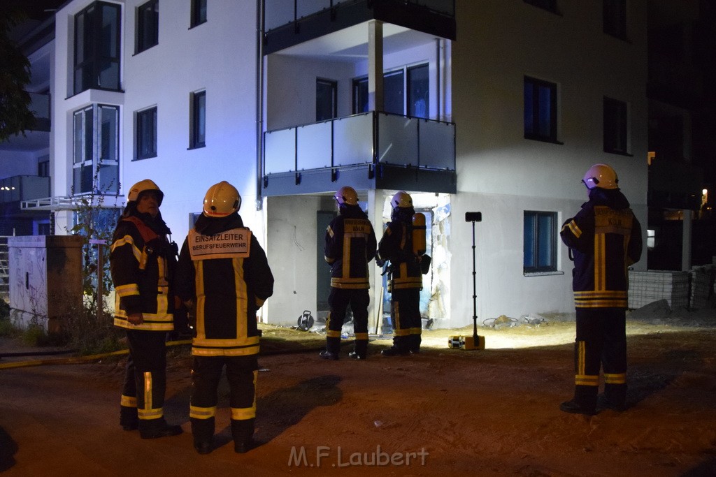 Feuer 1 Koeln Hoehenberg Fuldastr P23.JPG - Miklos Laubert